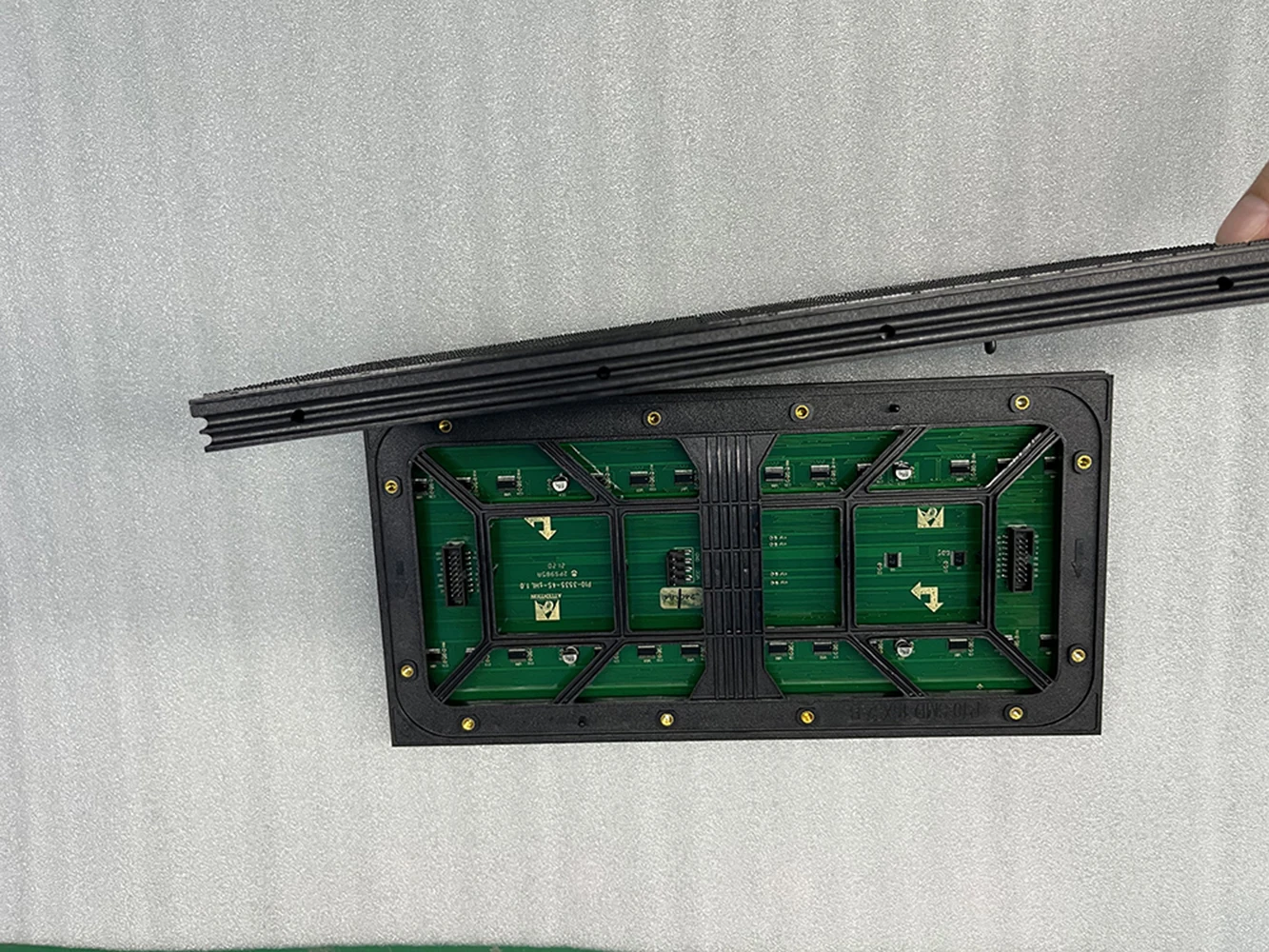 Display a pannello LED P10 Display pixel esterno da 10 mm 320 * 160 mm Modulo LED Smd a colori impermeabile a risparmio energetico