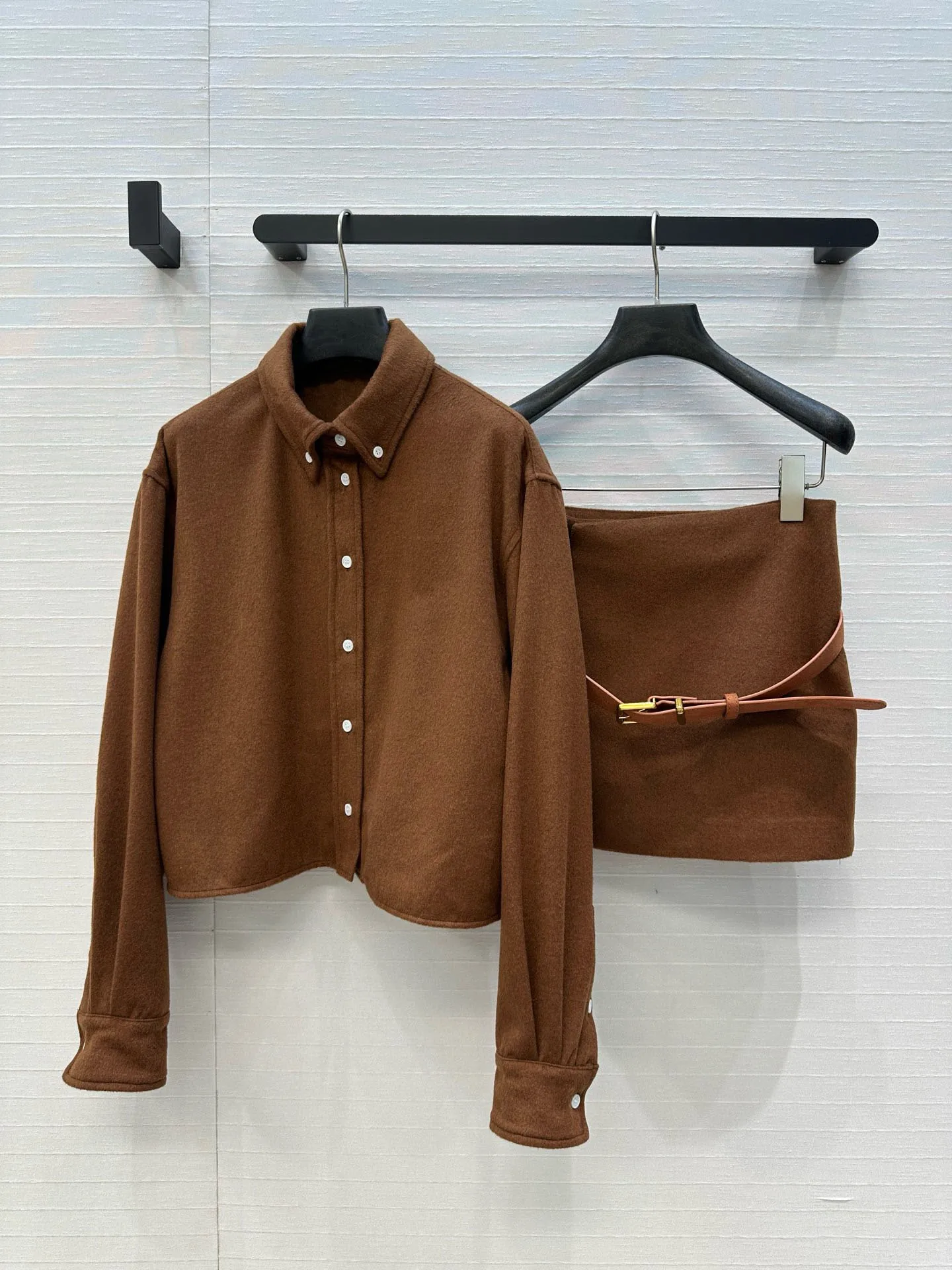 

Intellectuals Style Woolen Set Retro Brown Loose Small Short Shirt Wrapping Piece Belt Short Half Skirt Fashionable Girl Style