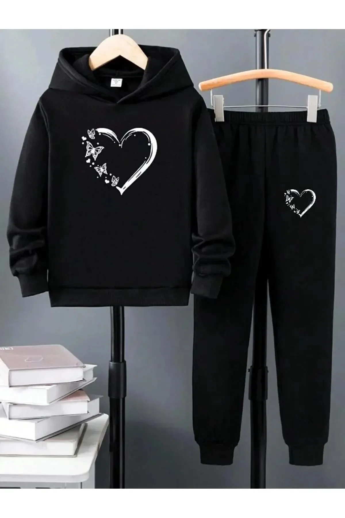 

Girl's Black Butterfly Heart Printed Tracksuit Set