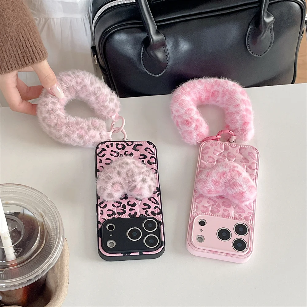 iPhone 17 Pro/13/14/15/16 Pro Max対応 新型高級レザー製プラッシュハート型ストラップ付き落下防止バージョン