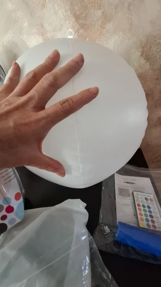 Boule lumineuse multicolore étanche et flottante pour piscine ou bassin