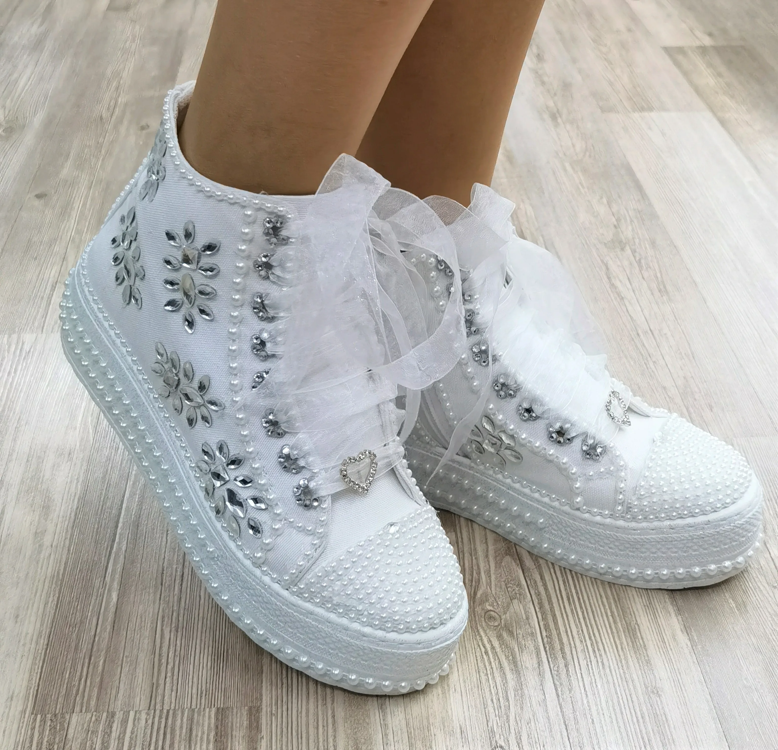 White long top 3CM height Bridal shoes Crystal Stone pearl wedding shoes Bridal shoes Wedding Dress Fashion Sneakers design