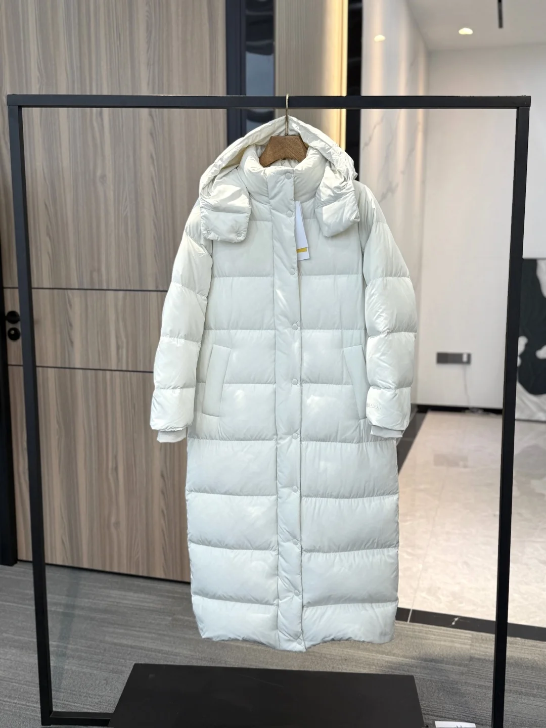 กางเกงผู้หญิงระดับไฮเอนด์ปี 2025, เสื้อแจ็คเก็ตขนเป็ดขาวหนาแบบมีฮู้ดสำหรับผู้หญิง 140