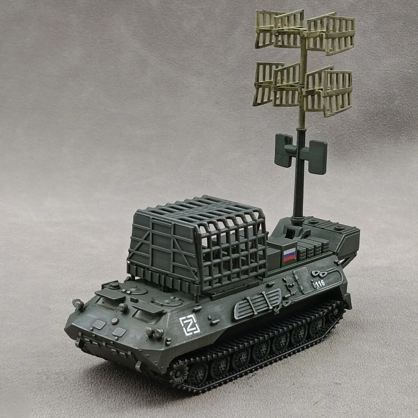 

Масштабная модель советского многоцелевого противотаранных радароведомостного комплекса МТЛБУ 1/72, декоративное украшение, окрашенное вручную методом SLA-печати.