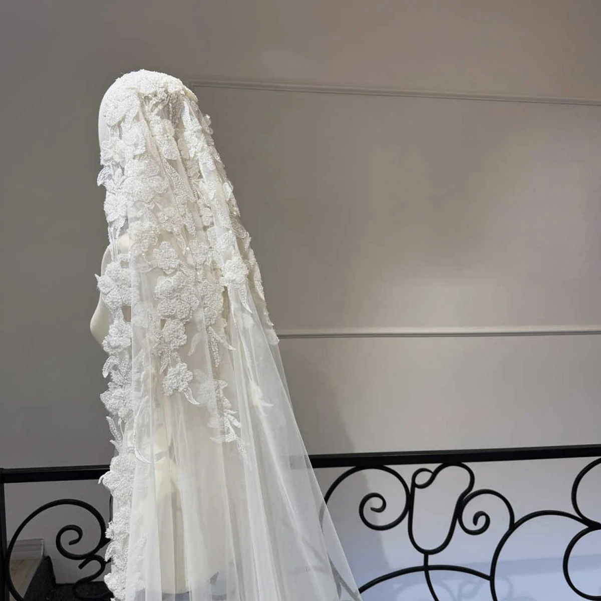 

Роскошный соборный шлейф с цветочным 3D цветами, свадебная фата, мягкая тюлевая аппликация, свадебная фата