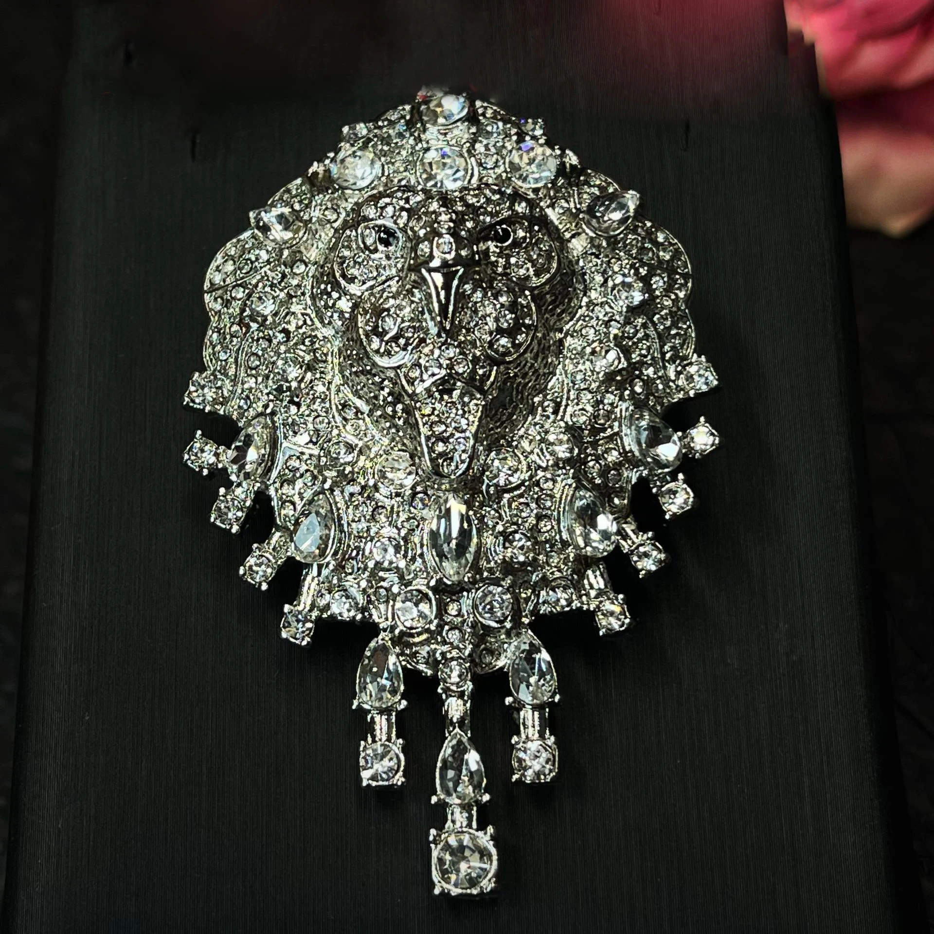 

New European and American Antique Lion Head Brooches Heavy Industry Full Rhinestone Retro Fashion Exaggerated Personality Brooch