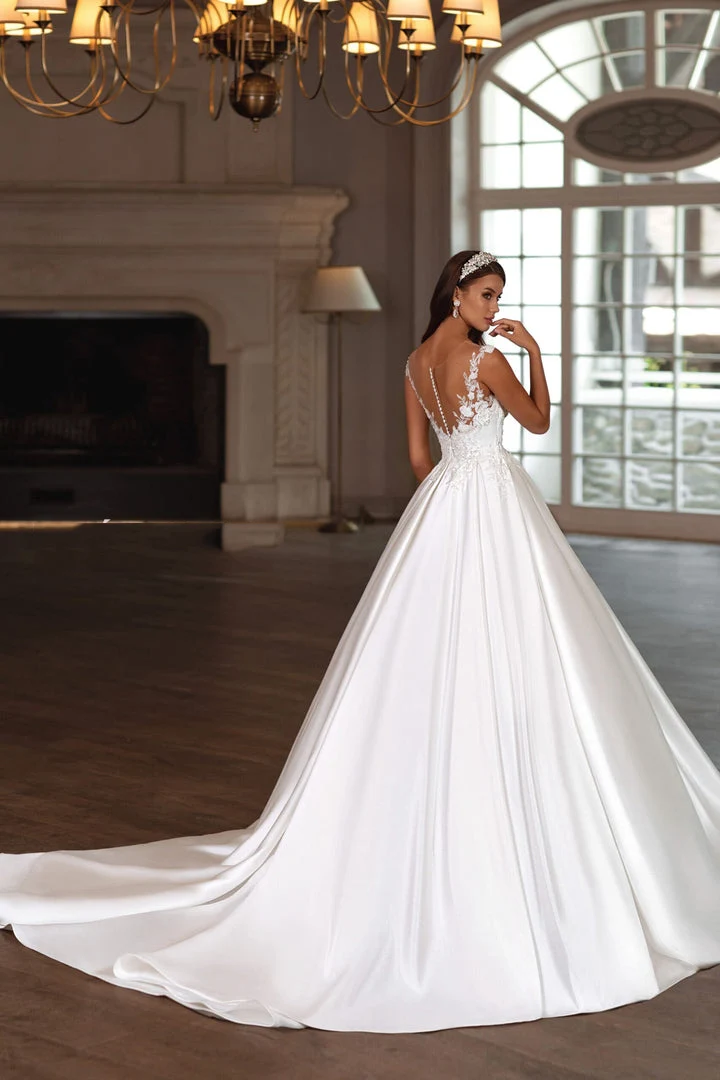 Church Wedding Dresse 2026 Luxury Ball Gown Lace Appliqués Bridal Dress Illusion Satin A-line Corset Bridal Dress Customized