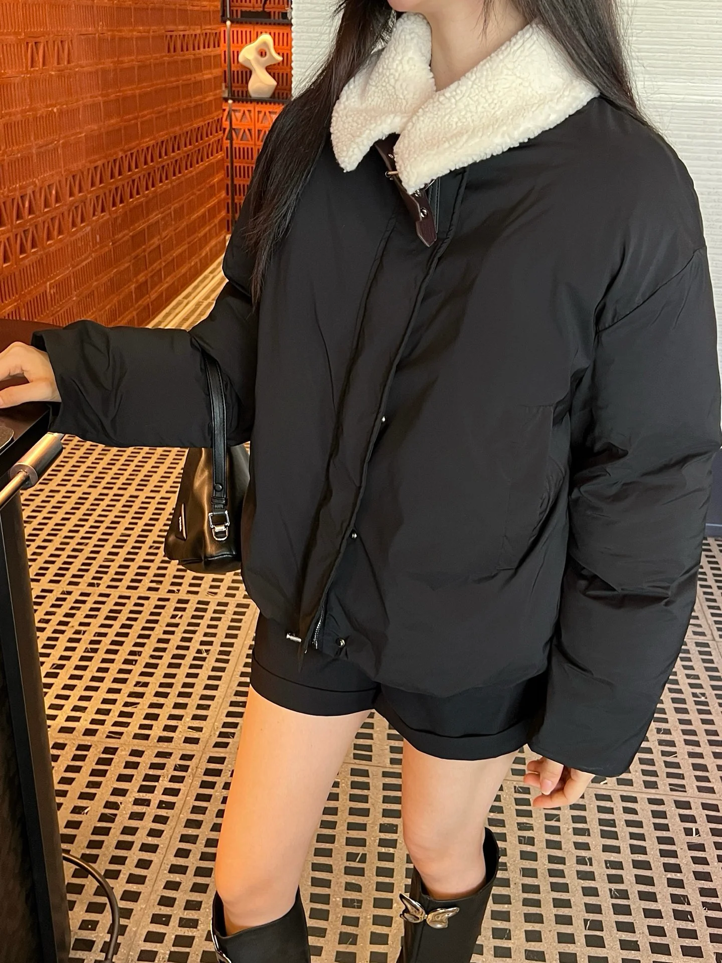 

2025 New Autumn Winter Women's Short Y2K Jacket - Fleece Lapel, Black, Stylish Design, Padded Warmth, Comfortable Outerwear