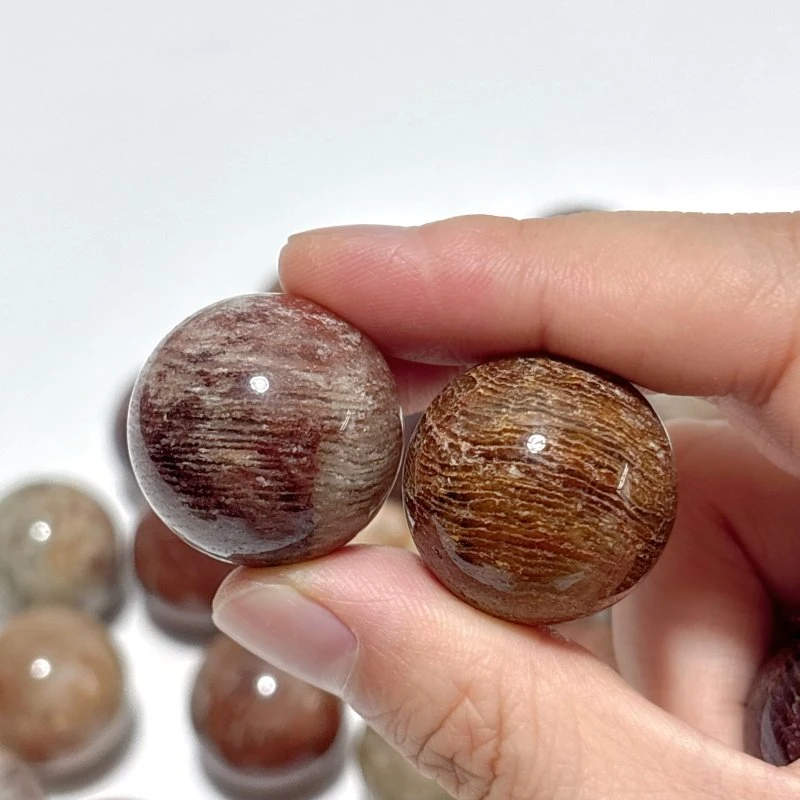 Thousand-layer Garden Quartz Ball