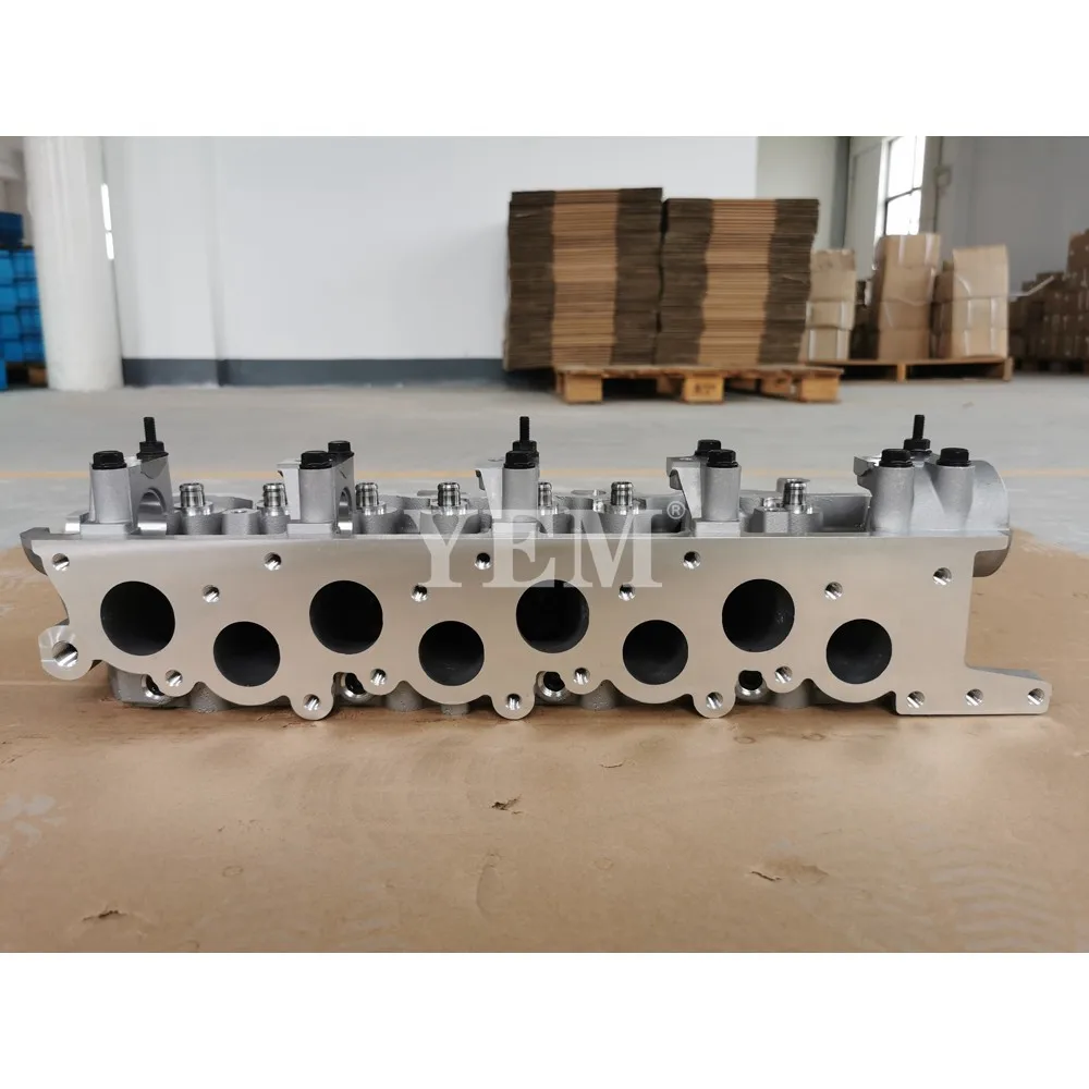 For Komatsu Machinery Engine 4D56 Cylinder Head 22100-42700.