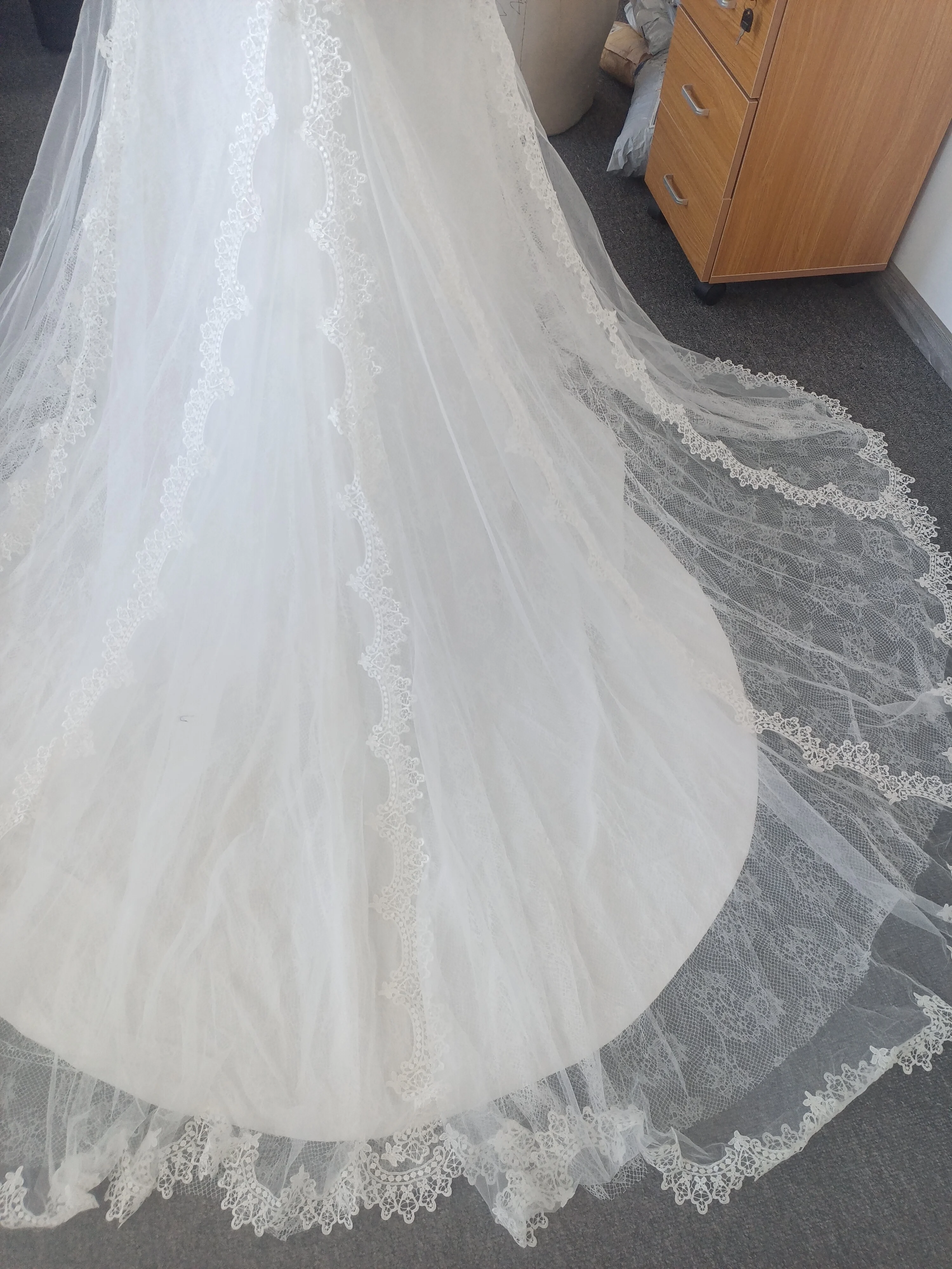 Cloverbridal Goedkope Robe De Mariee Ivoor Mermaid Mouwloze Jurken Voor Vrouwen 2022 Illusie Achterkant Rits Gewaad L1400