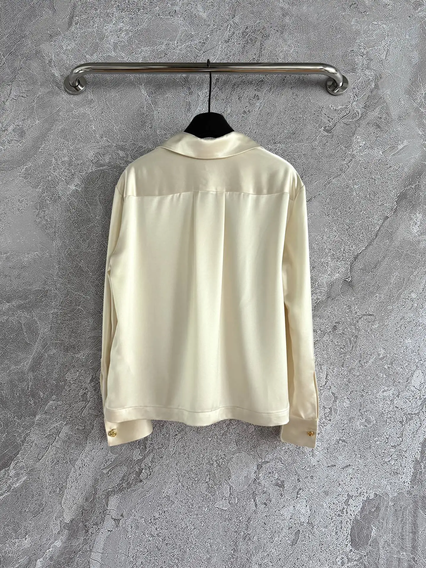 

Высокое качество, осенне-зимняя женская повседневная модная однотонная блузка с карманами и пуговицами, 100% шелковая блузка J011Q