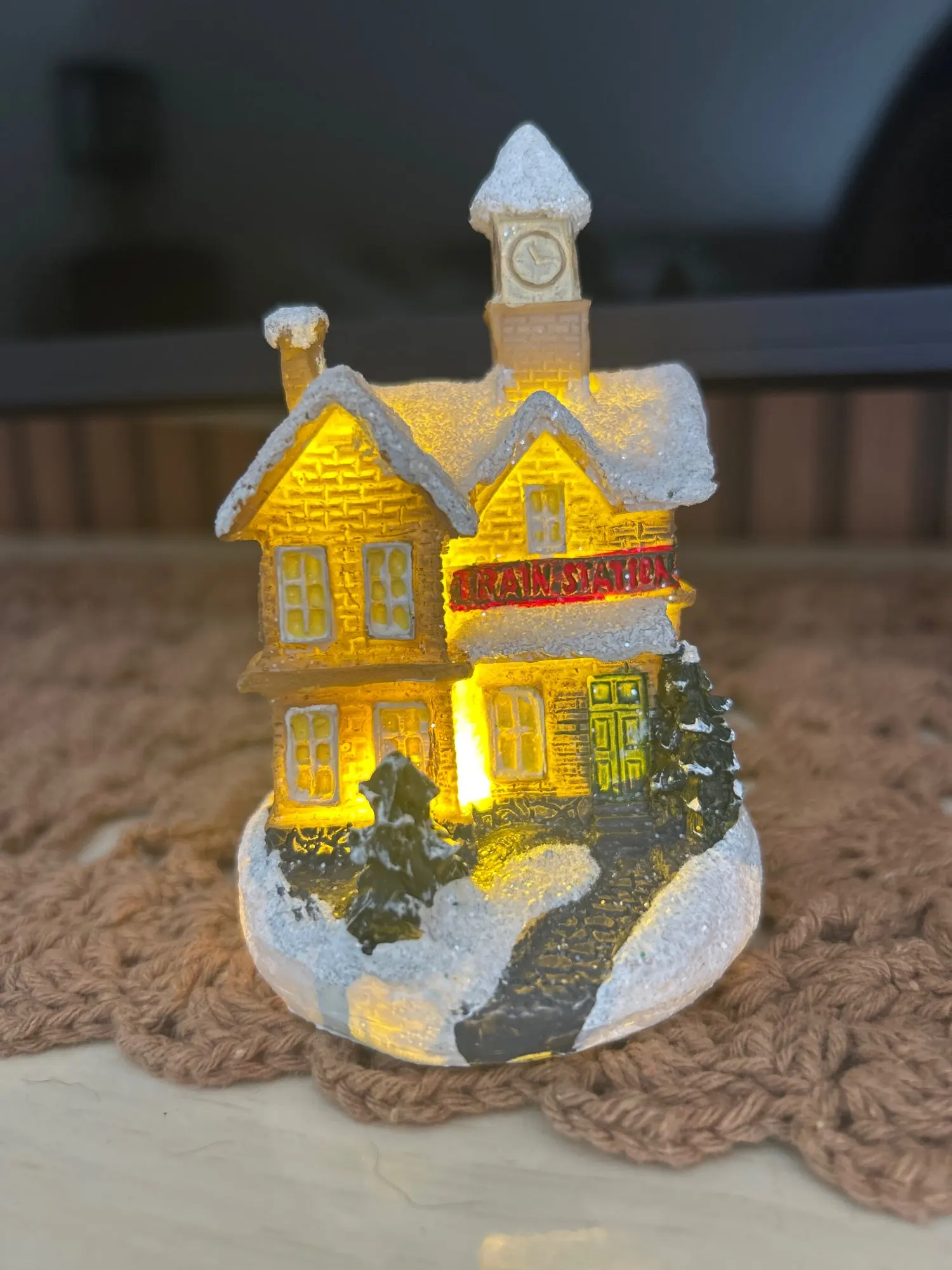 Christmas Led Light House Christmas Tree Ornaments LED Resin Small Village House Xmas Glow Decor Gift Happy New Year Decors DC05 photo review