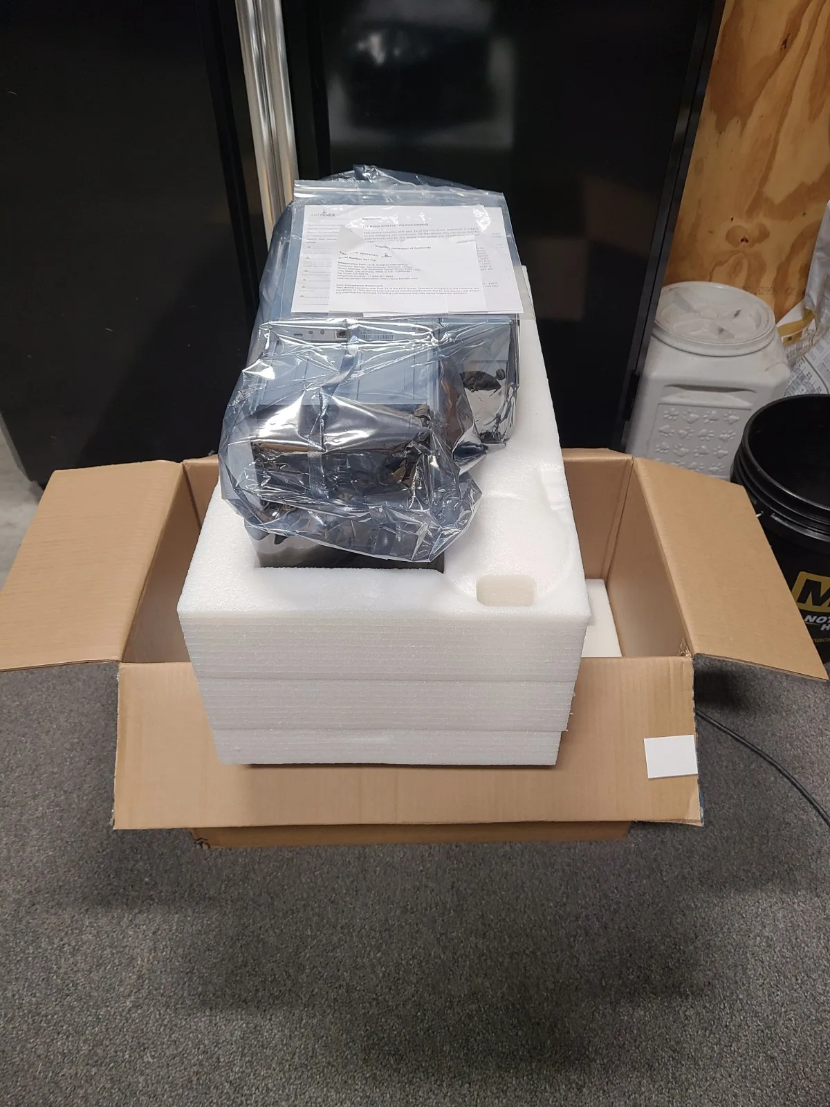 

POV Bitmain Antminer S21 Pro 234TH/s Bitcoin Miner – Advanced SHA-256 ASIC Mining Hardware, 3510W Power Draw, Optimized for High