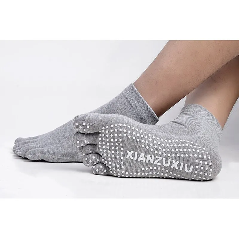 Men Pilates Socks Wholesale  Cotton Breathable Non-Slip Massage Yoga Socks Cotton YOGA Sports Five-finger Socks 5 toe socks