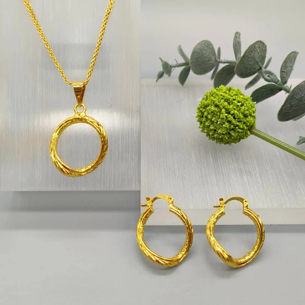 

Glossy Gold Plated Metal Round Shape Dangle Earrings Necklace Jewelry Set for Women Simple Dainty Daily Wear Outfit Accessories