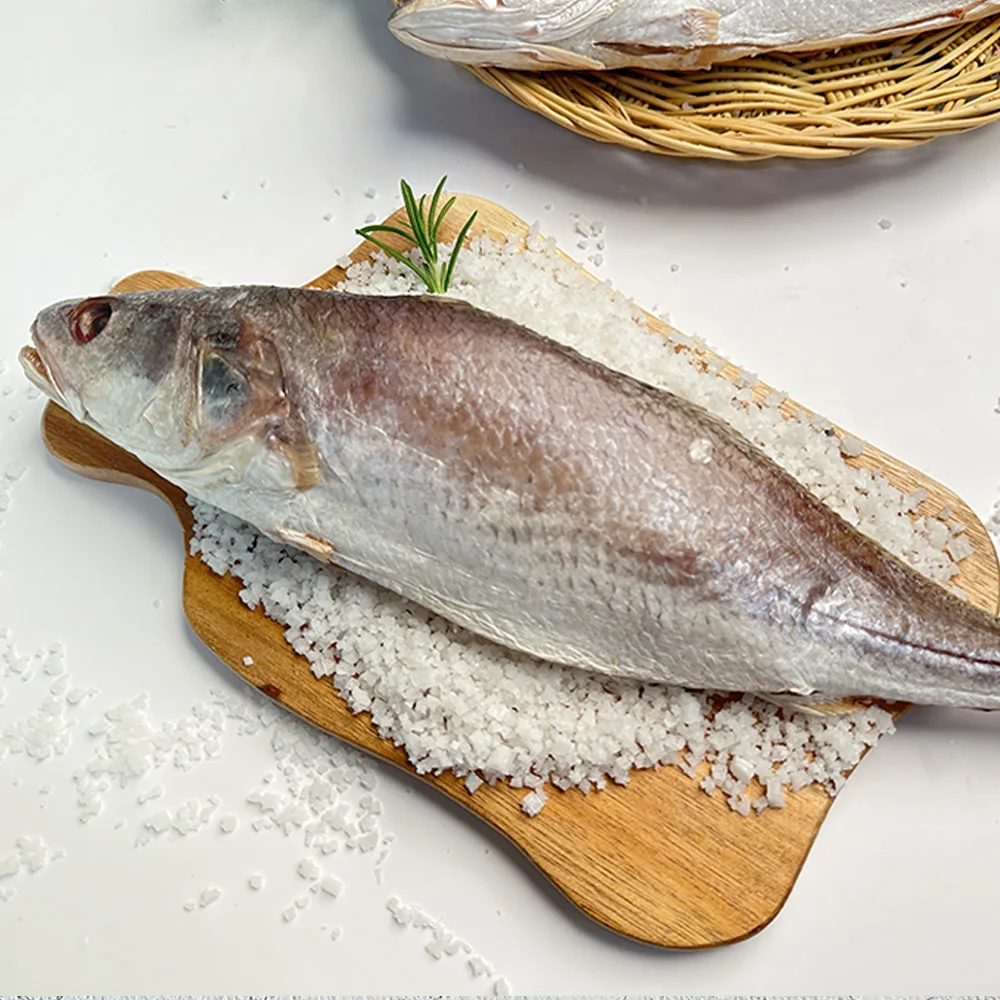 Half-dry groomed fish 4 early fish 3 steaming side dishes