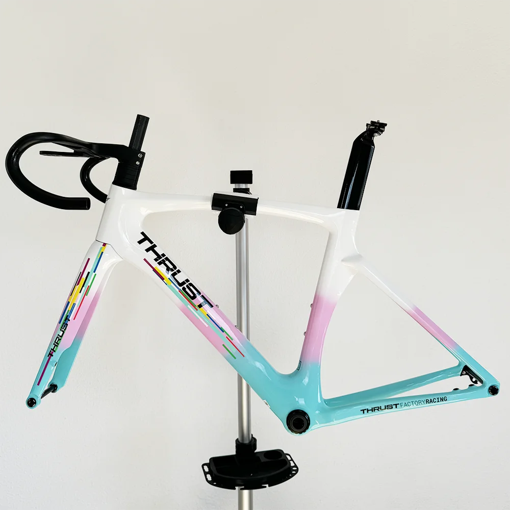 Carbon frame disc brake aero racefiets frameset met BSA T47, volledig interne kabelgeleiding, stuur en DI2 UPGRADED EPS.