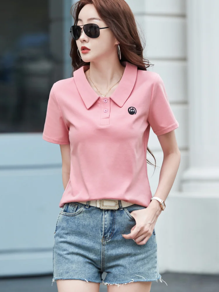 ผู้หญิงภาษาฝรั่งเศสคําหวานปักโปโลคอเสื้อยืดสีชมพูด้านหน้าไหล่พีชเย็บปักถักร้อยฤดูร้อน Tees เสื้อยืด