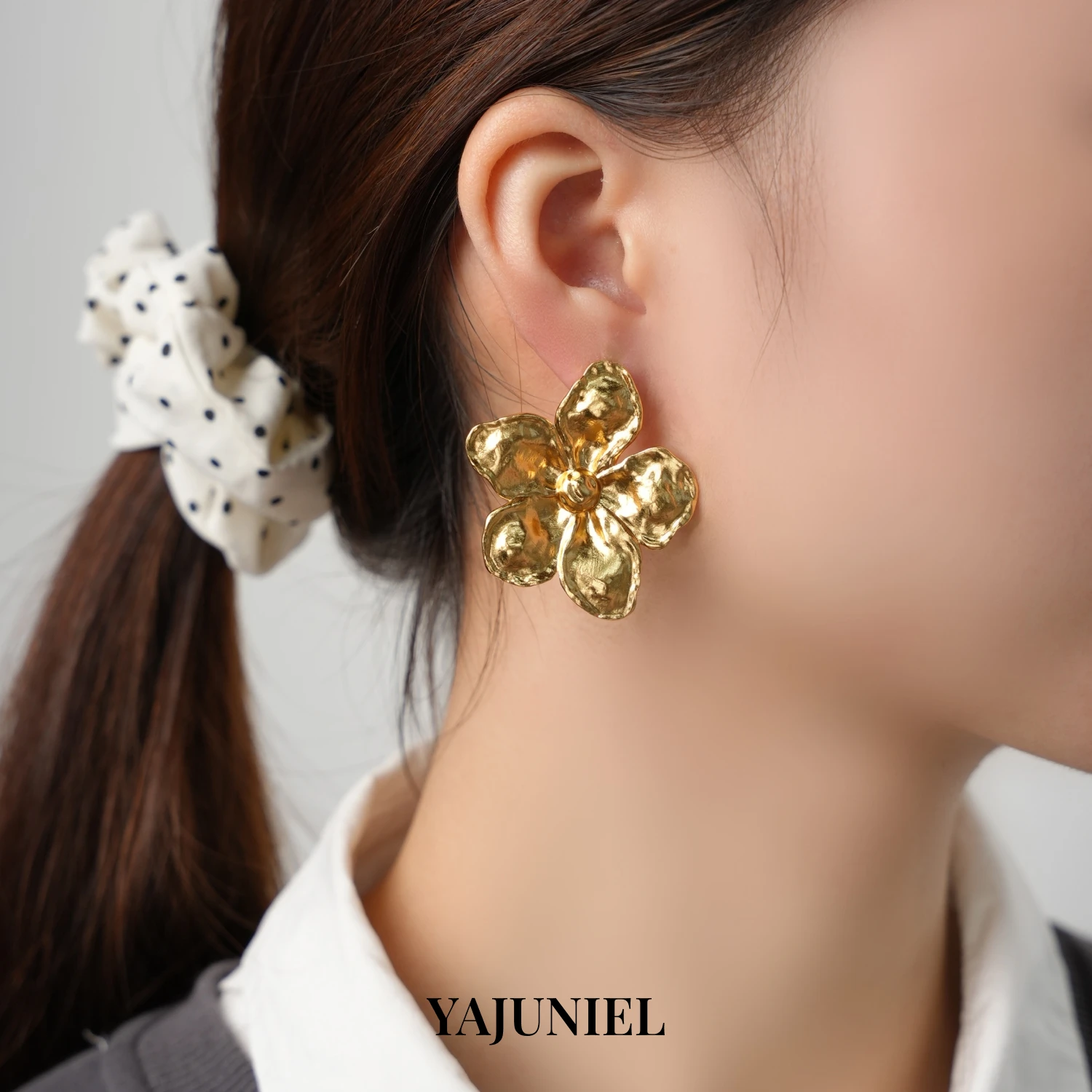 

YAJUNIEL 24K Gold Plated Dogwood Flower Stud Earrings for Women Hypoallergenic Textured Floral Statement Earrings Gift