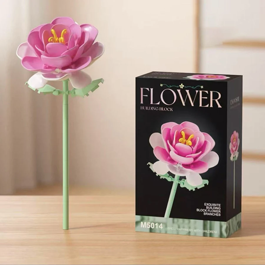 أربعة حلي منضدية على شكل زهرة مكعبات بناء. زنبق، وردة، جاردينيا، مكعبات بناء عشبة المحور. هدايا عيد الميلاد، هدايا المهرجانات.