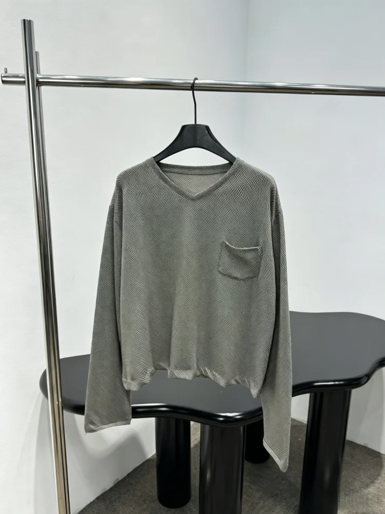 

Spring Women's Long Sleeved T-shirt V-neck Letter Patch Pocket Pullover Casual Loose Top