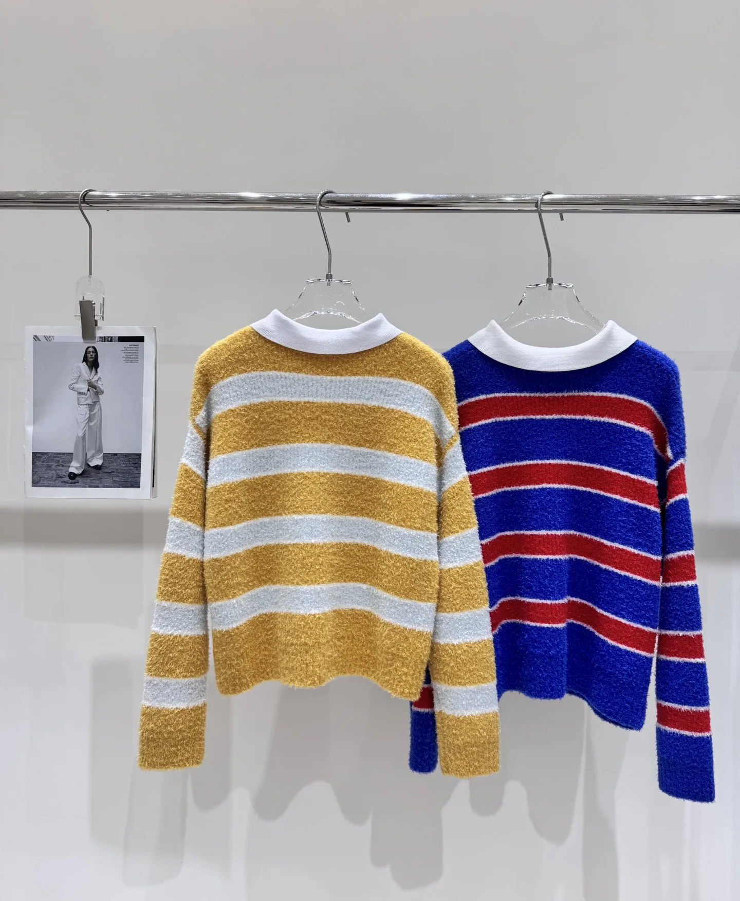 

Новый осенний женский свитер в студенческом стиле с воротником-поло в контрастную полоску с длинными рукавами, высококачественный женский топ 2025 года