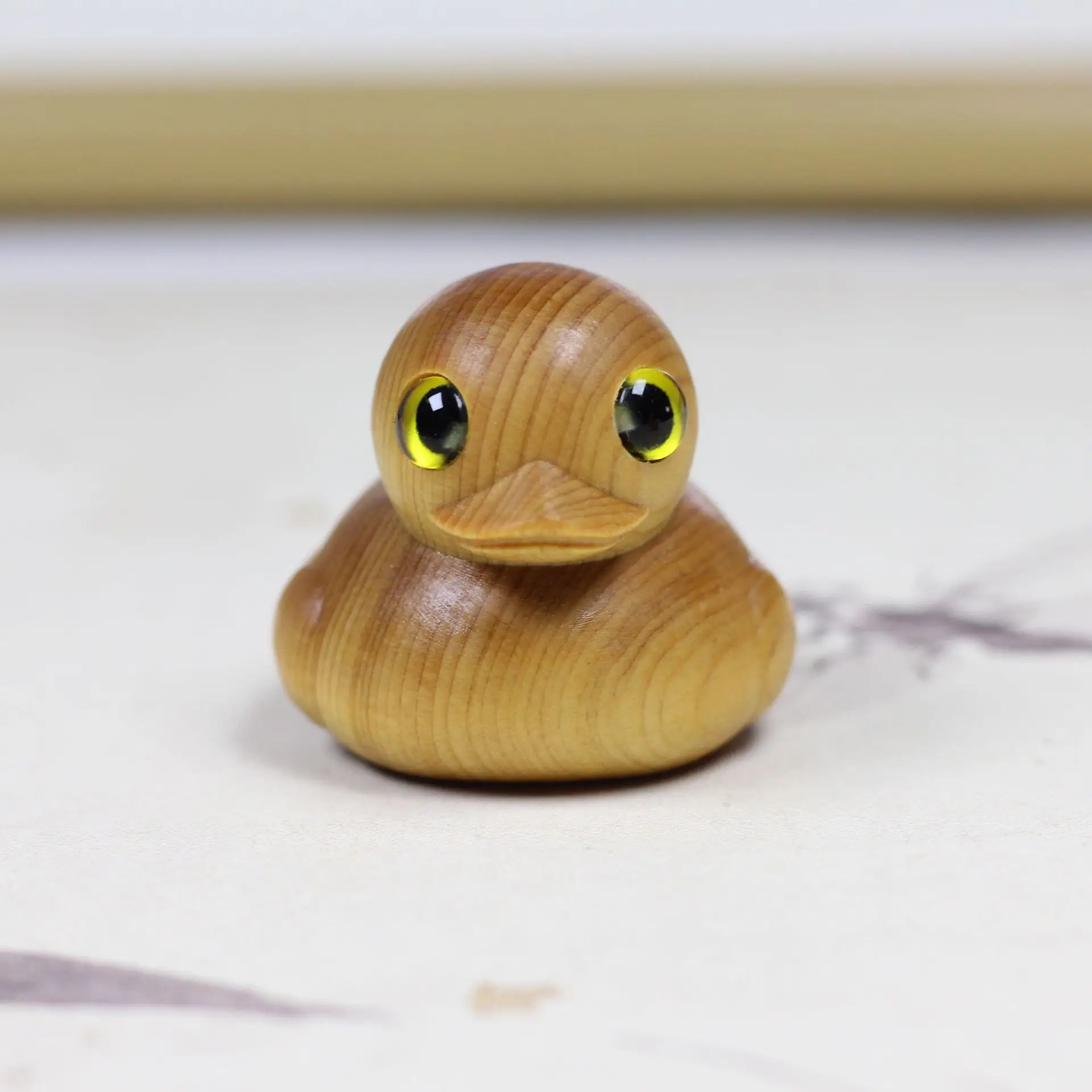 Customized Wooden Home Office Decor Cartoon Cute Duckling Duck Wood Crafts Cute Small Decoration Crafts Lovely Kids Gifts