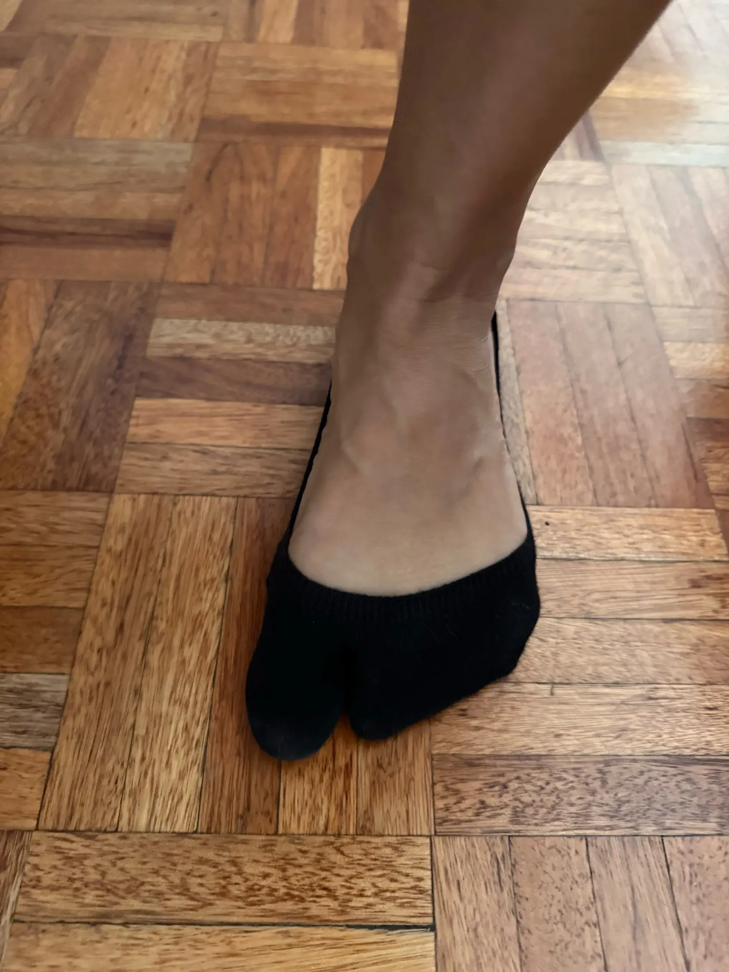 Women Two Finger Socks Summer Thin Non-slip Invisible Low Cut Boat Sock Solid Breathable Cotton Tabi Socks Comfortable photo review
