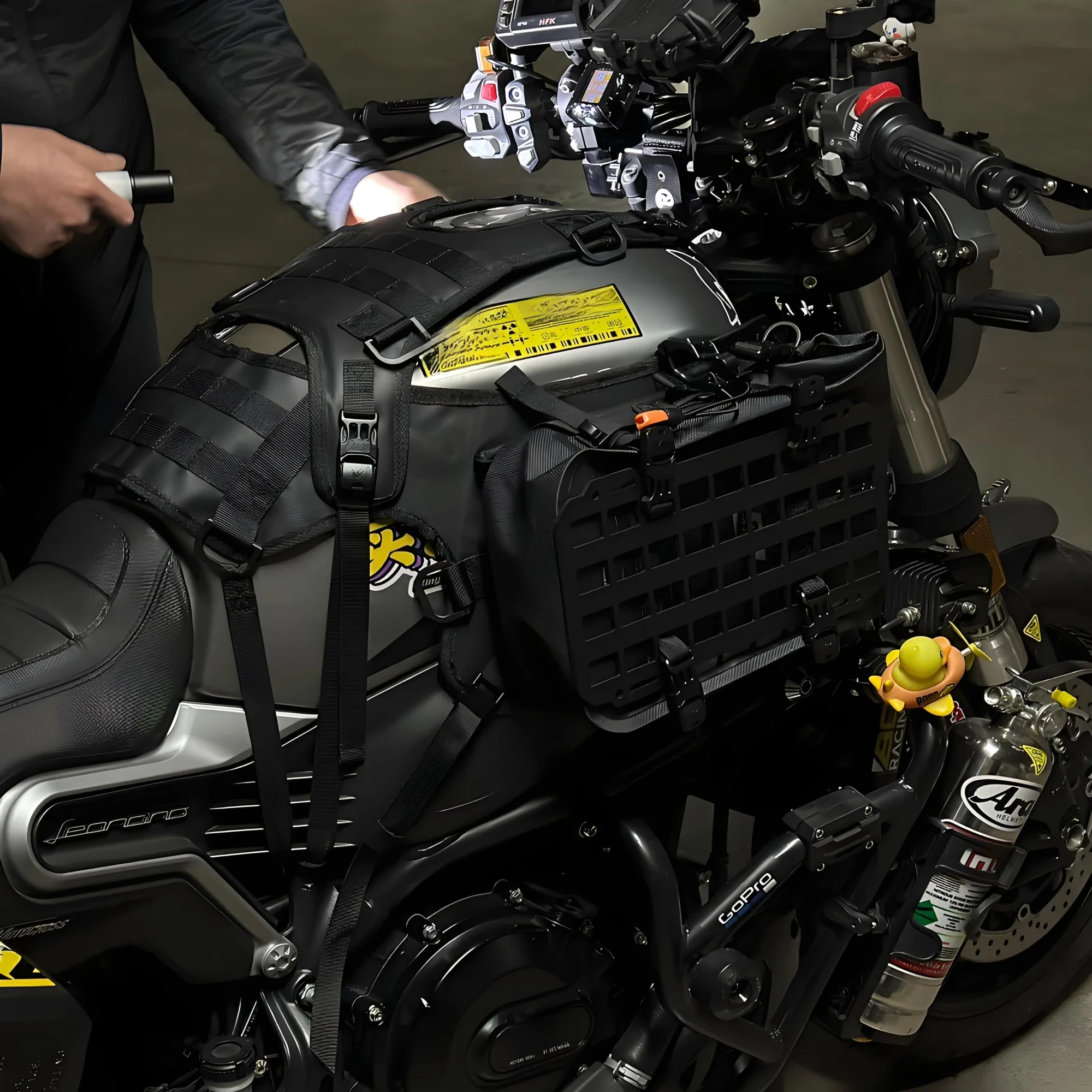 Zestaw kamizelek podstawowych do motocyklowej torby na zbiornik paliwa Przenośne akcesoria Molle Odpowiednie do uniwersalnego zestawu zbiornika paliwa do motocykli terenowych — zdjęcie 2