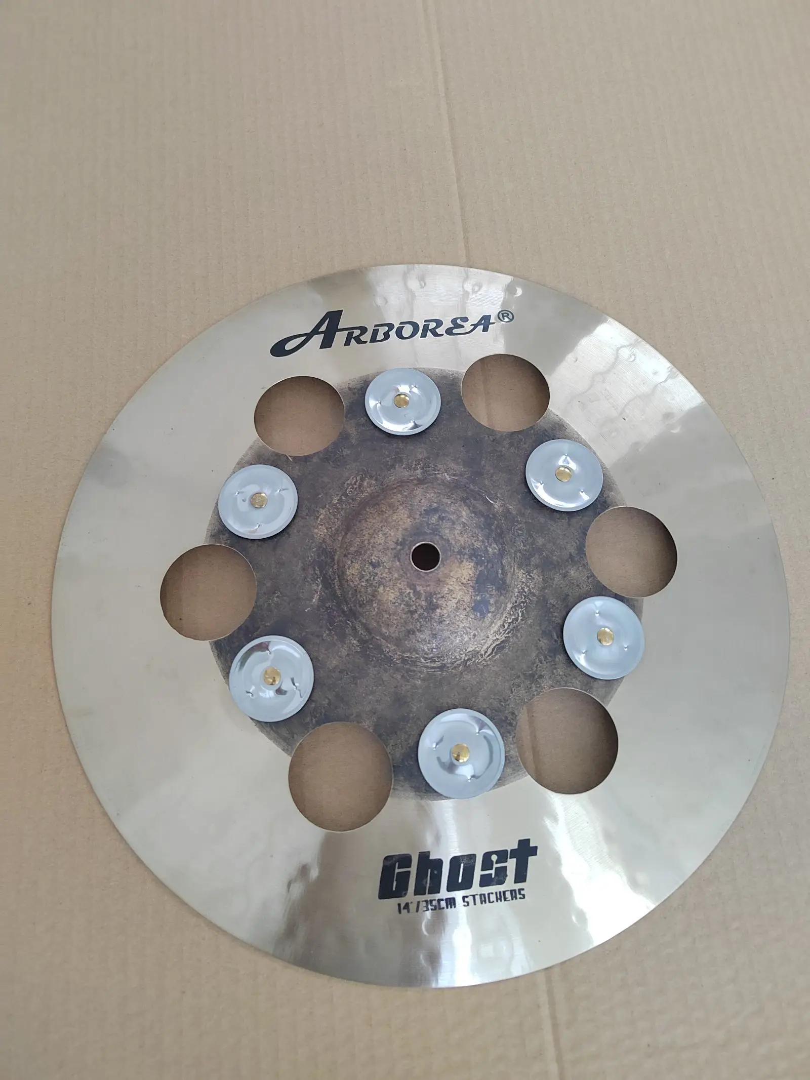 

Тарелка с эффектом B20 14 дюймов, 6 отверстий и колокольчиком — профессиональный аксессуар для ударных барабанов