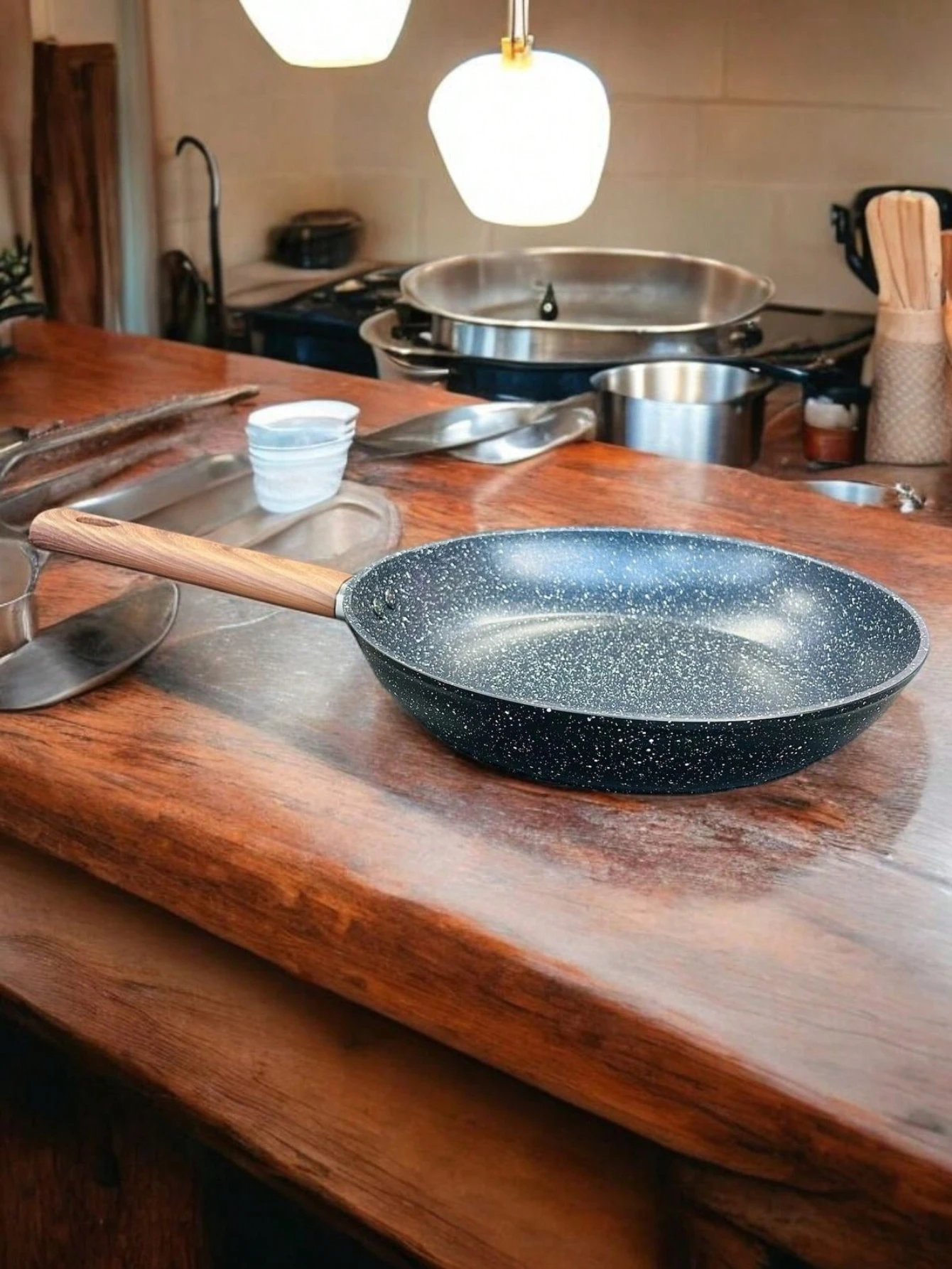 Sartén Antiadherente de Teflón de 26 CM Con Mango de Madera, Para Cualquier Tipo de Guisado Y Comida