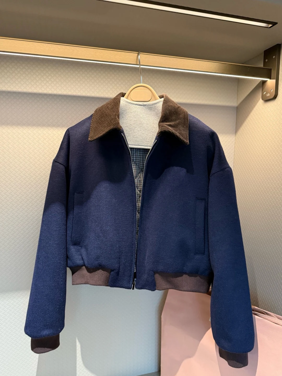 

2026 New Cotton Jacket Cashmere Jacket Unisex Short Jacket High-Quality Contrasting Splicing Flip College Style Free Shipping