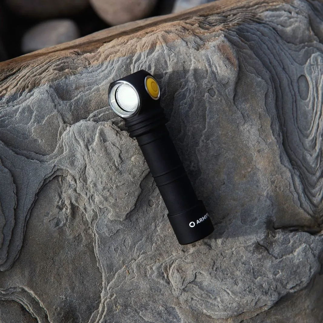 LED Flashlight Armytek Wizard С2 Pro Magnet USB Rechargeable (F08701C/F08701W)