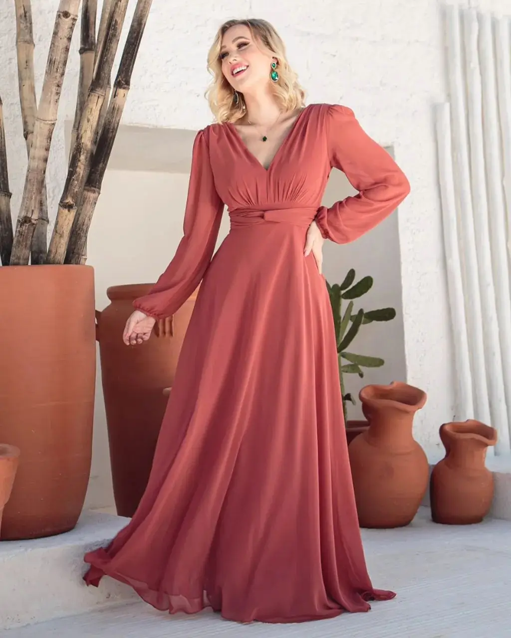 2024 Elegant V Neck Long Sleeves Prom Dress Long Chiffon Bridesmaid Dresses Formal Evening Gown Mother Robe Outdoor Party Dress