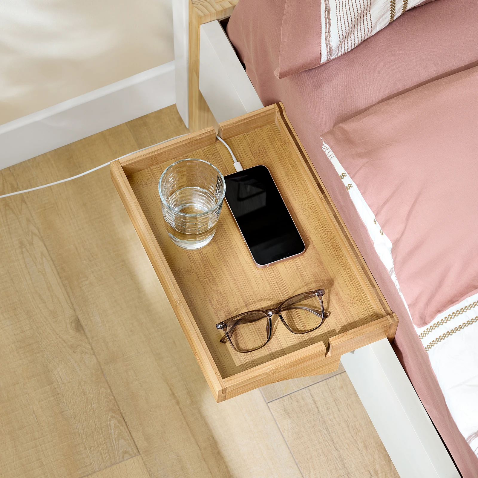 SoBuy NKD01 Bettablage mit Kabelführung Nachttisch Regal für Mobiltelefon, Fernbedienung aus Bambus klemmbar BHT ca. 36x9x25cm