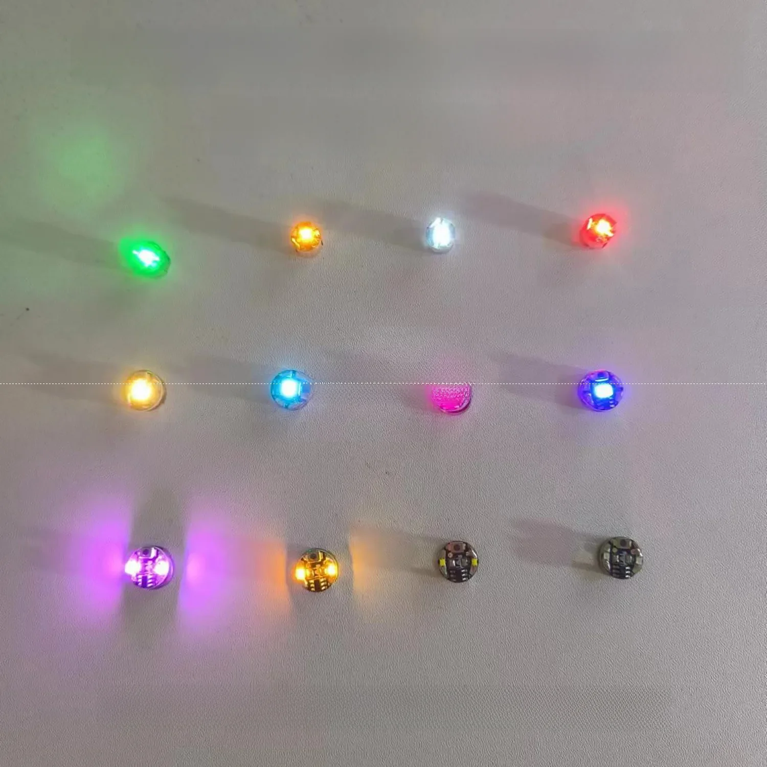 3 pièces modèle LED sans fil interrupteur de lumière contrôle Micro lampe à LED éclairage bricolage Lego Bandai Gunda Robots/modèle de voiture de table + batterie