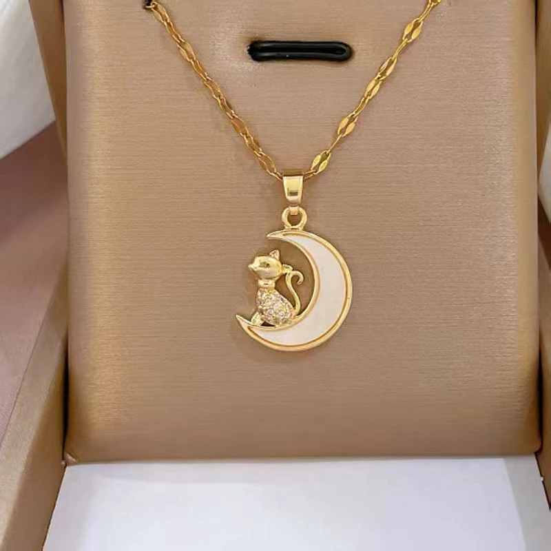 Fashion light luxury moon shell beautiful kitten necklace cute cat sitting on the moon looking up at the starry sky pendant gift
