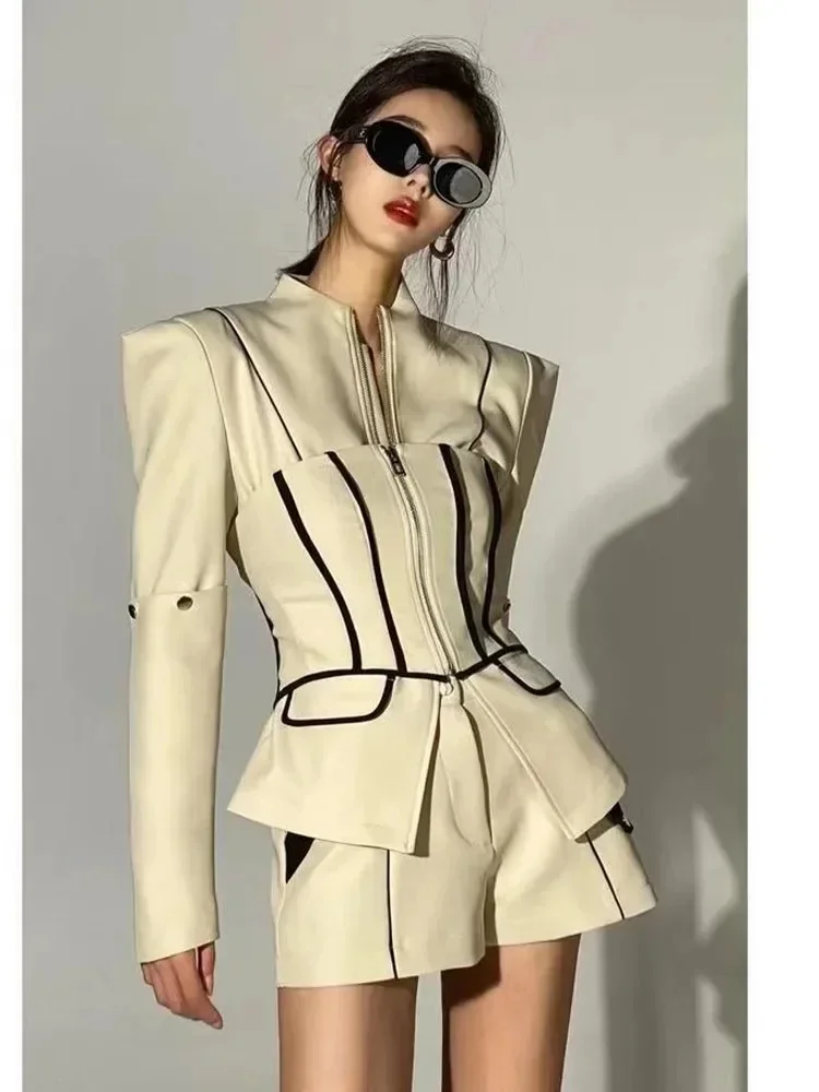 Hot Girls Y2k Beige Suit Fall/Winter New Fashion Motorcycle Jacket Strapless Tops Wide Leg Shorts Slim Retro 3-Piece Sets Women — zdjęcie 2