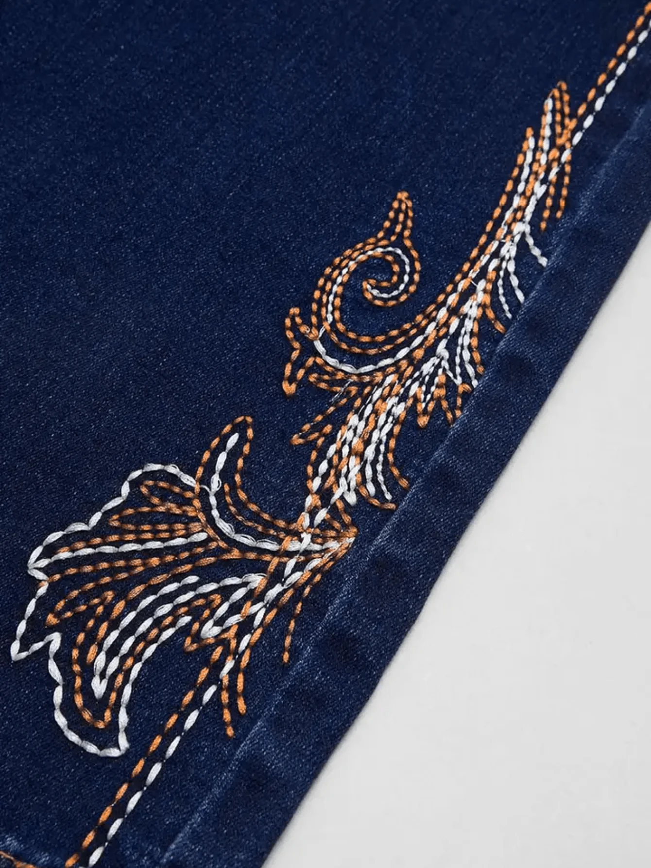 【HME】งานปักที่สวยงามบนกระเป๋าและขา ชุดลำลองสตรีแบบยืดและสวมใส่สบาย กางเกงยีนส์วินเทจสำหรับผู้หญิงสไตล์ตะวันตก