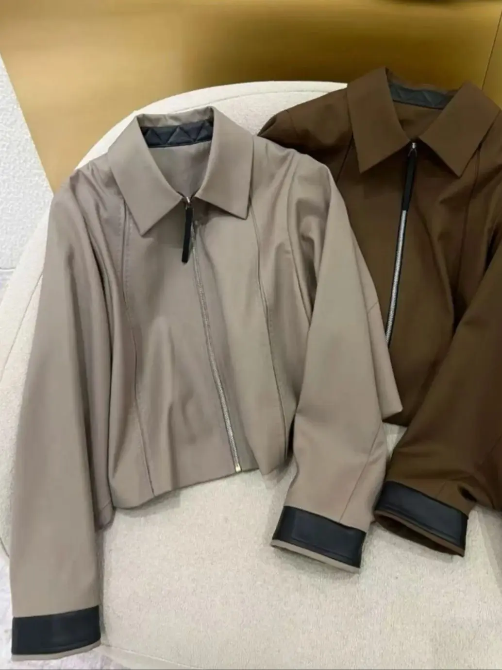 

Autumn cotton short jacket with vertical genuine leather trim drape