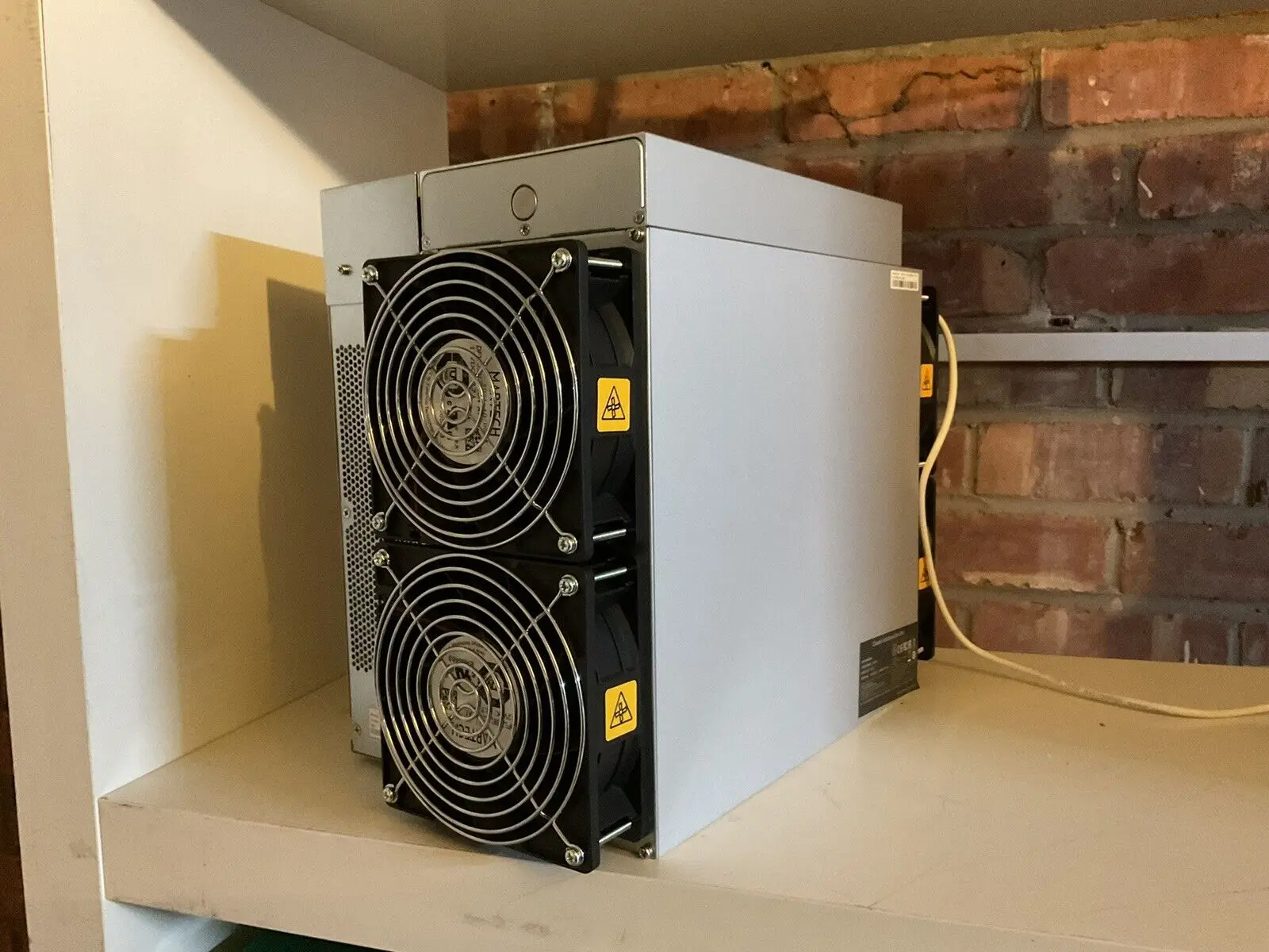 اشتر 3 واحصل على 2 مجانًا من Bitmain Antminer S19 Pro 110TH - SHA-256 - Bitcoin Miner: Electronics