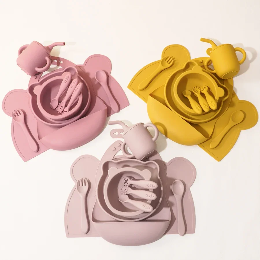 Ensemble de vaisselle en Silicone pour bébé, 10 pièces, bavoir étanche, plaque d'aspiration, bol, tasse à sippy, cuillère souple, fourchette, napperon Portable, Mini ustensiles