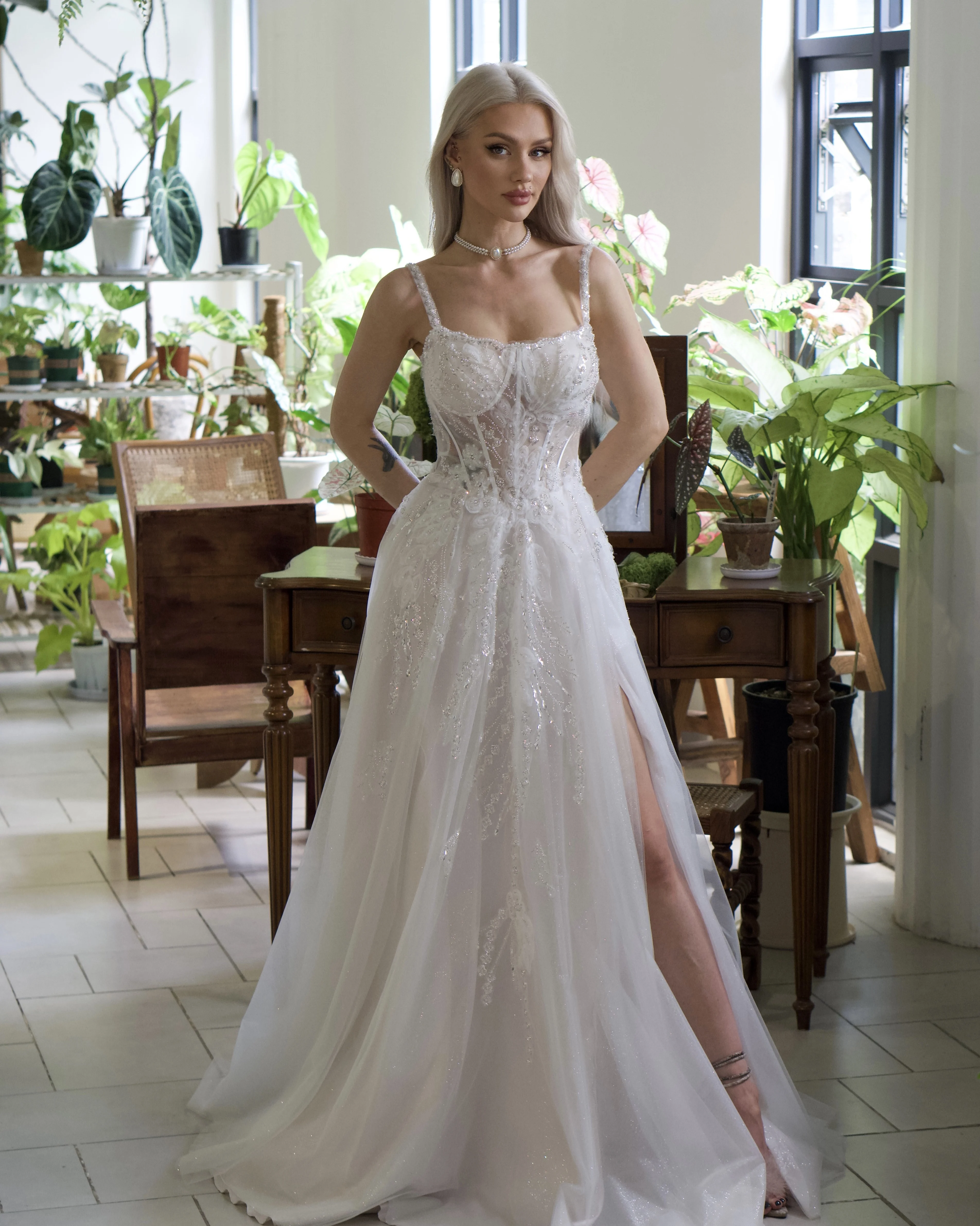 

Shalimar Zhang White Embroider Strapless Gowns For Women Wedding party Customized