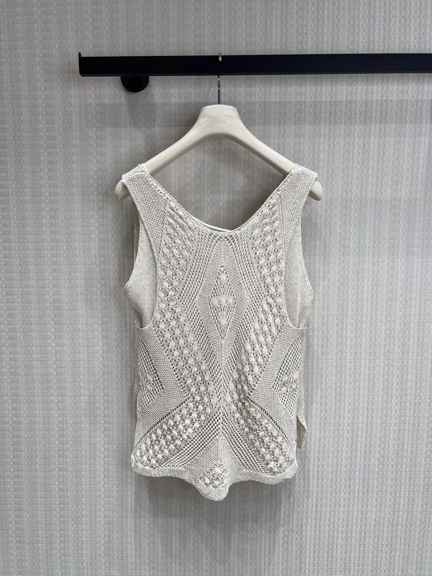 

2026 Summer Women's Textured Knit Vest Openwork Design Layering Outerwear ZX8868