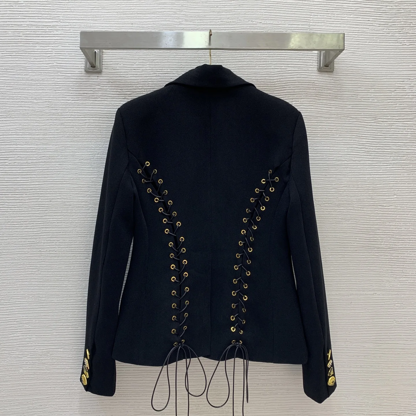 

High quality spring and summer women's back double row perforated strap lapel small suit long sleeved jacket HL053
