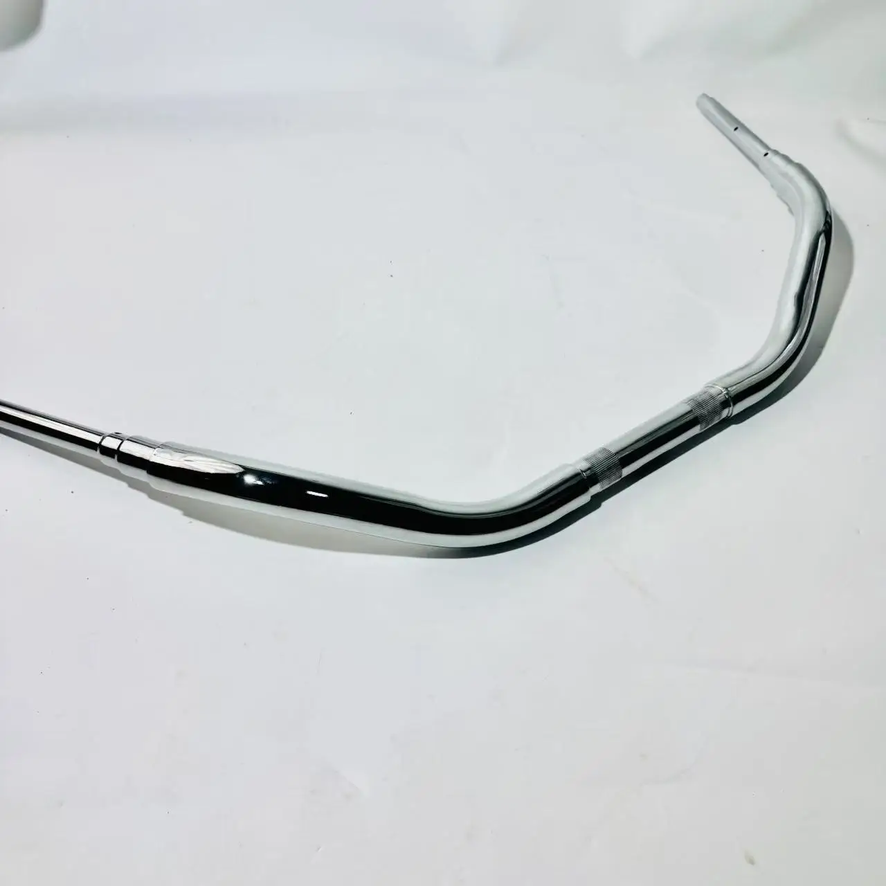 

Руль мотоцикла 1,5 дюйма, пляжный руль, руль буйвола, подходит для Indian Black Horse Chief 2014-2025