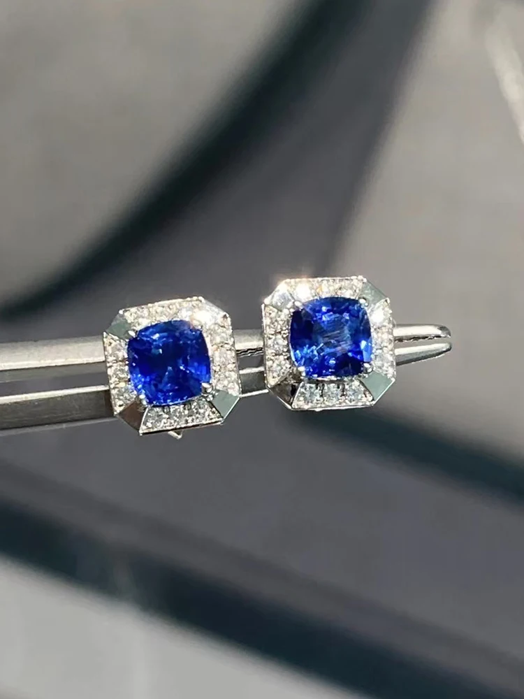 

Qian Heng S925 Synthetic Blue Sapphire Earrings Vintage Sliver Gem Stone Cushion Earring Fine Design For Women Gift Jewelry