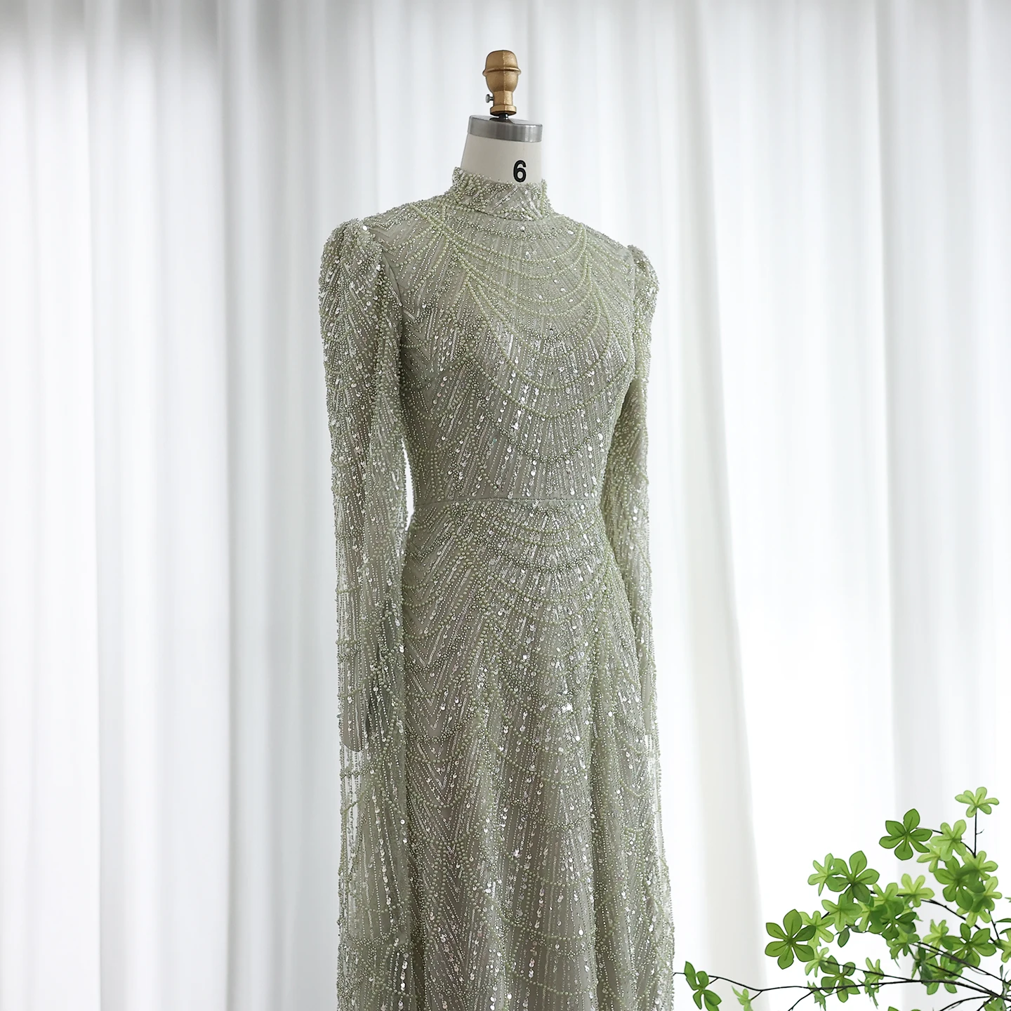 Sharon Said Luxuriöse Dubai Salbeigrüne Muslimische Abendkleider mit Cape-Ärmeln und Hohem Kragen für Arabische Hochzeitsfeier SS630 Maßanfertigung – Detail 15