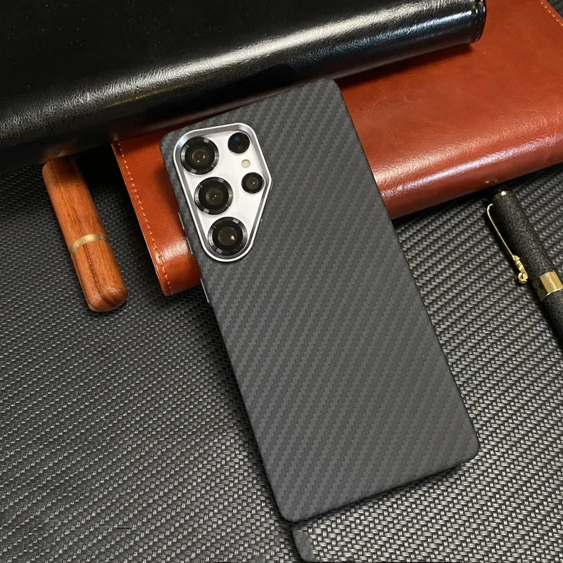 Ultracienkie etui magnetyczne z teksturą włókna węglowego do Samsung Galaxy S25 S26 Ultra S24 + S23 Plus, twarde etui z obsługą ładowania bezprzewodowego. — zdjęcie produktu 7